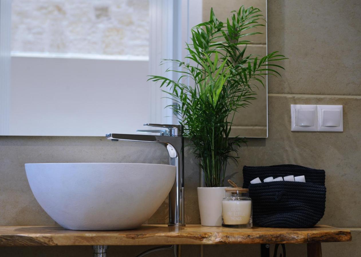 Estia - Private Jacuzzi Next To The