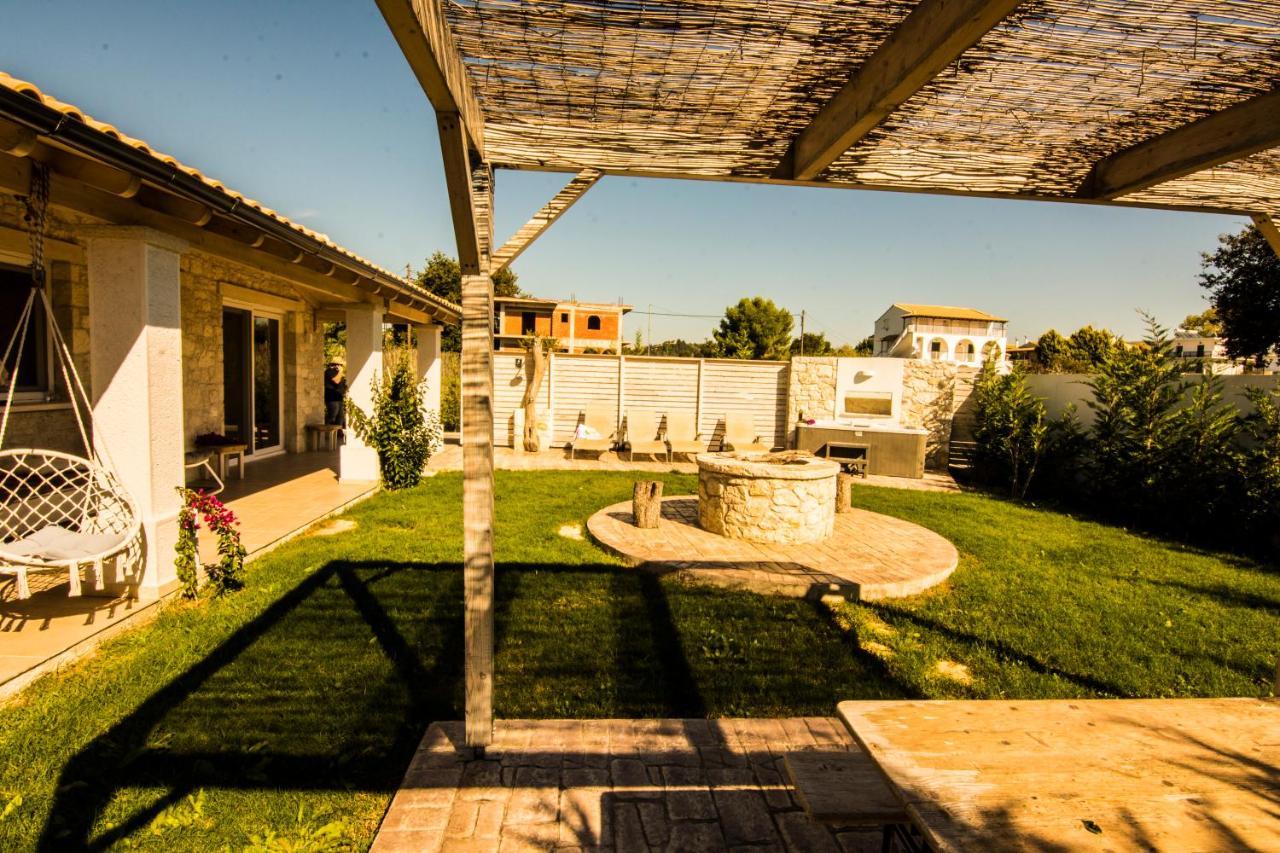Estia - Private Jacuzzi Next To The Holiday home