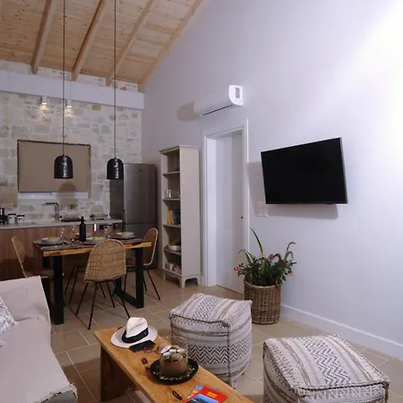Villa Estia - Private Jacuzzi Next To The Beach Agios Georgios  Exterior photo