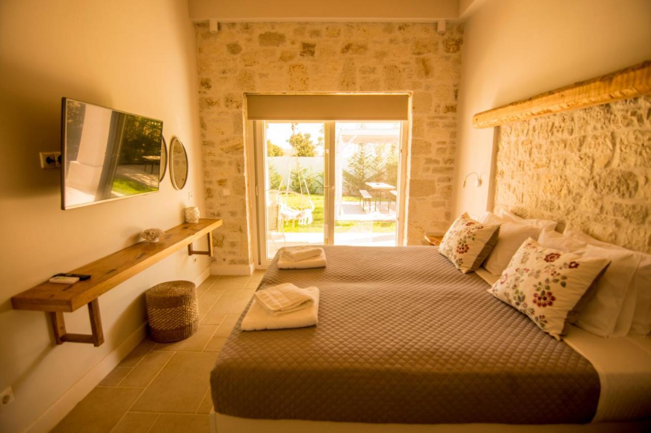Estia - Private Jacuzzi Next To The * Agios Georgios (Corfu)